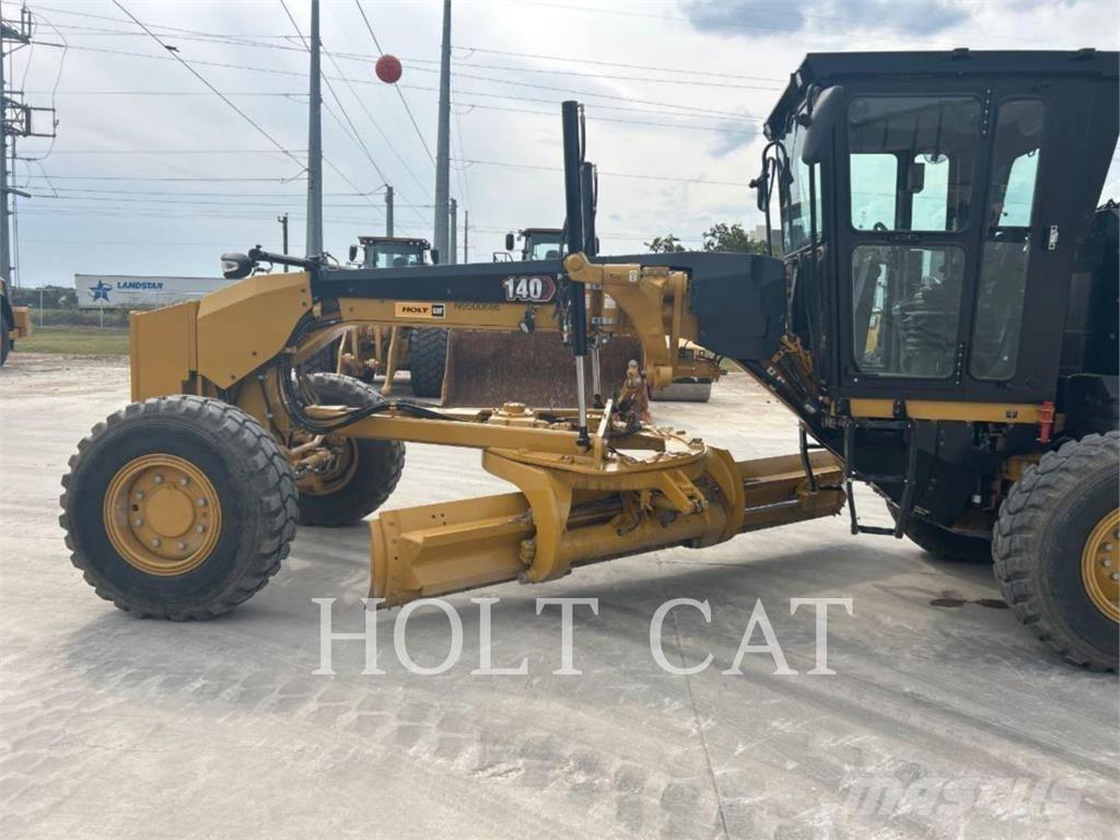 CAT 140 AWD 平土機