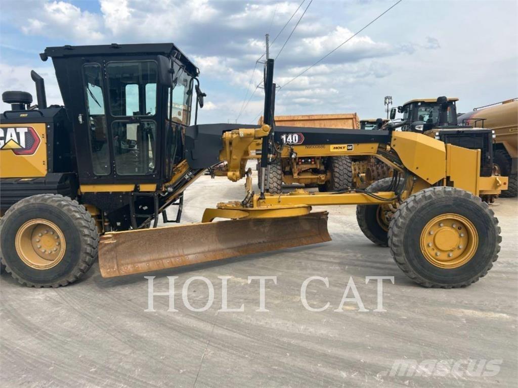 CAT 140 AWD 平土機