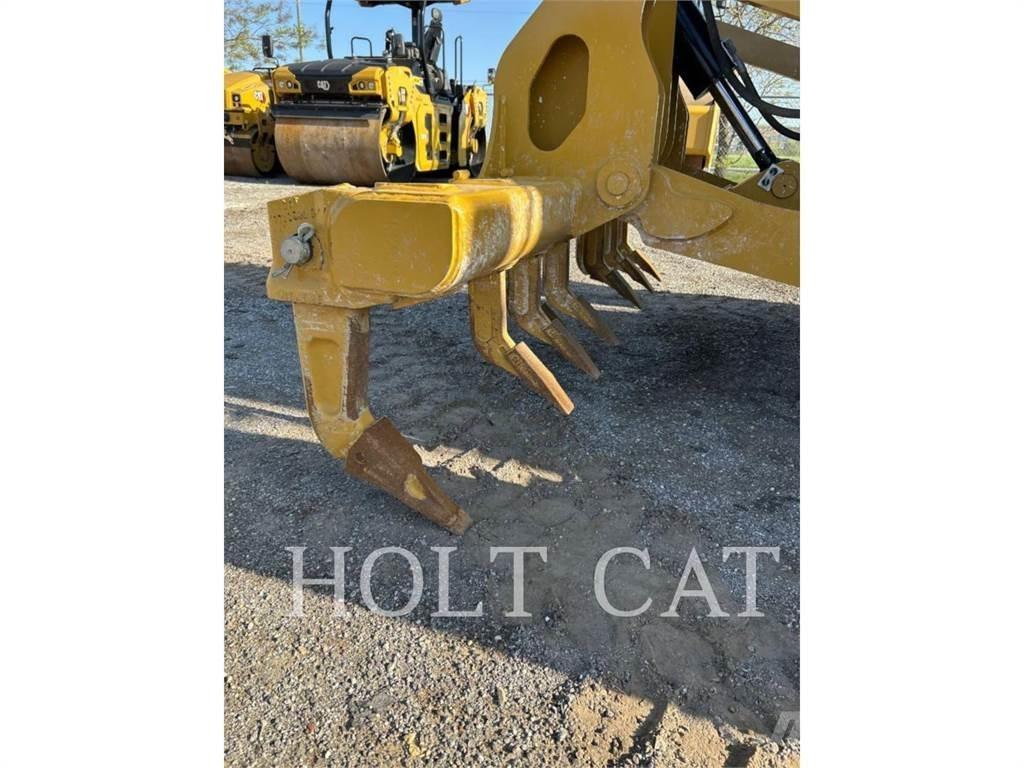 CAT 140 AWD3 平土機