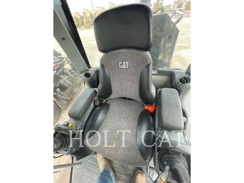 CAT 140 JOY 平土機