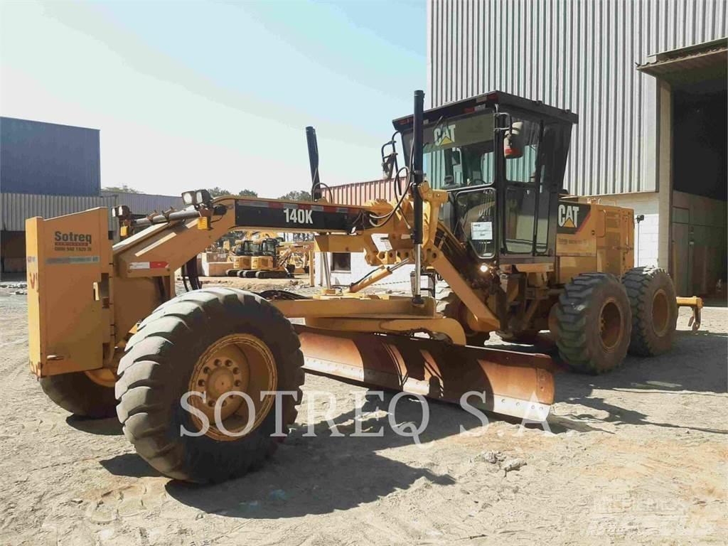 CAT 140K 平土機