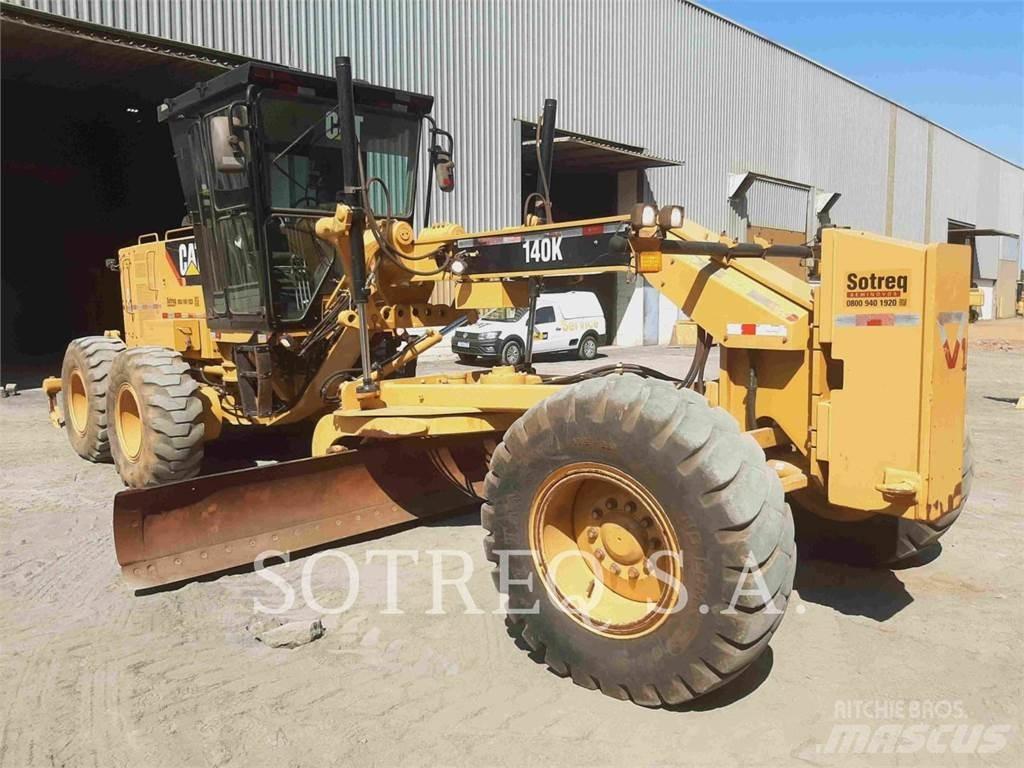 CAT 140K 平土機