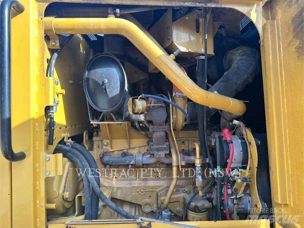 CAT 140M 平土機