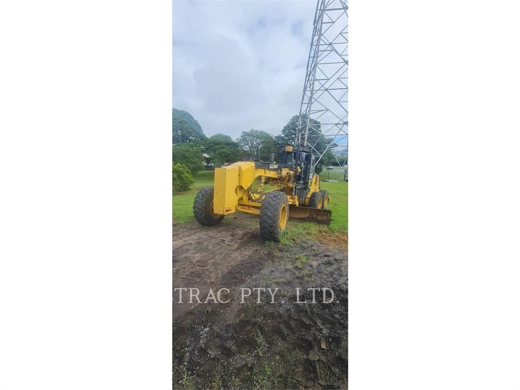 CAT 140M 平土機
