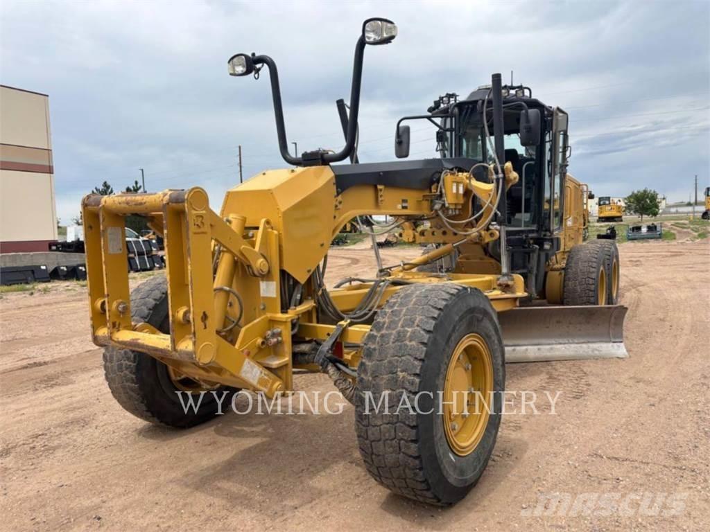 CAT 140M 2 平土機