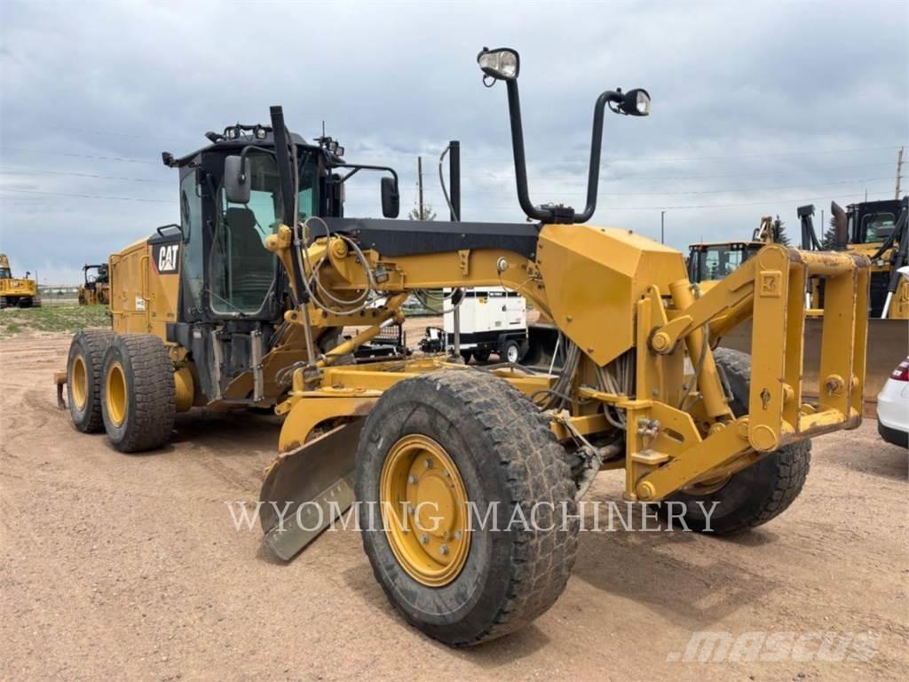 CAT 140M 2 平土機
