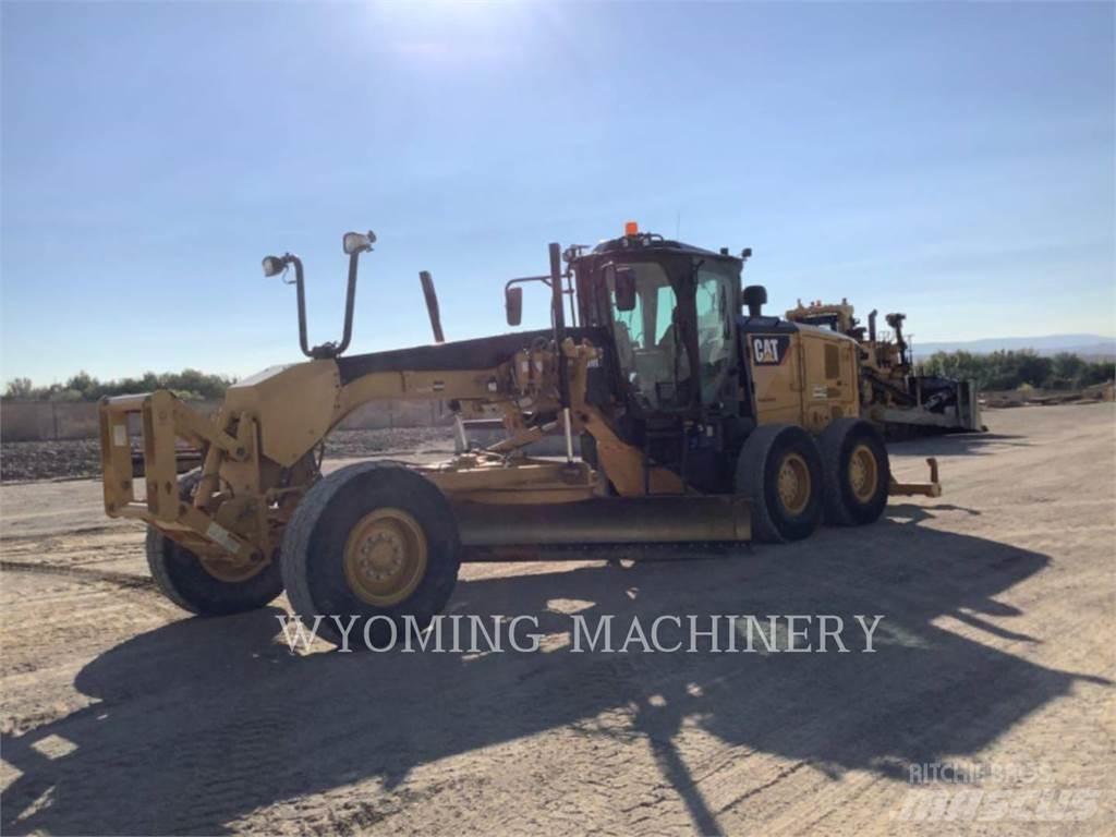 CAT 140M 3 平土機
