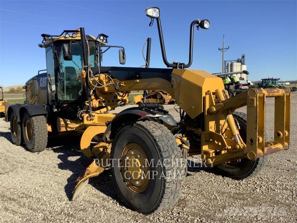 CAT 140M AWD 平土機
