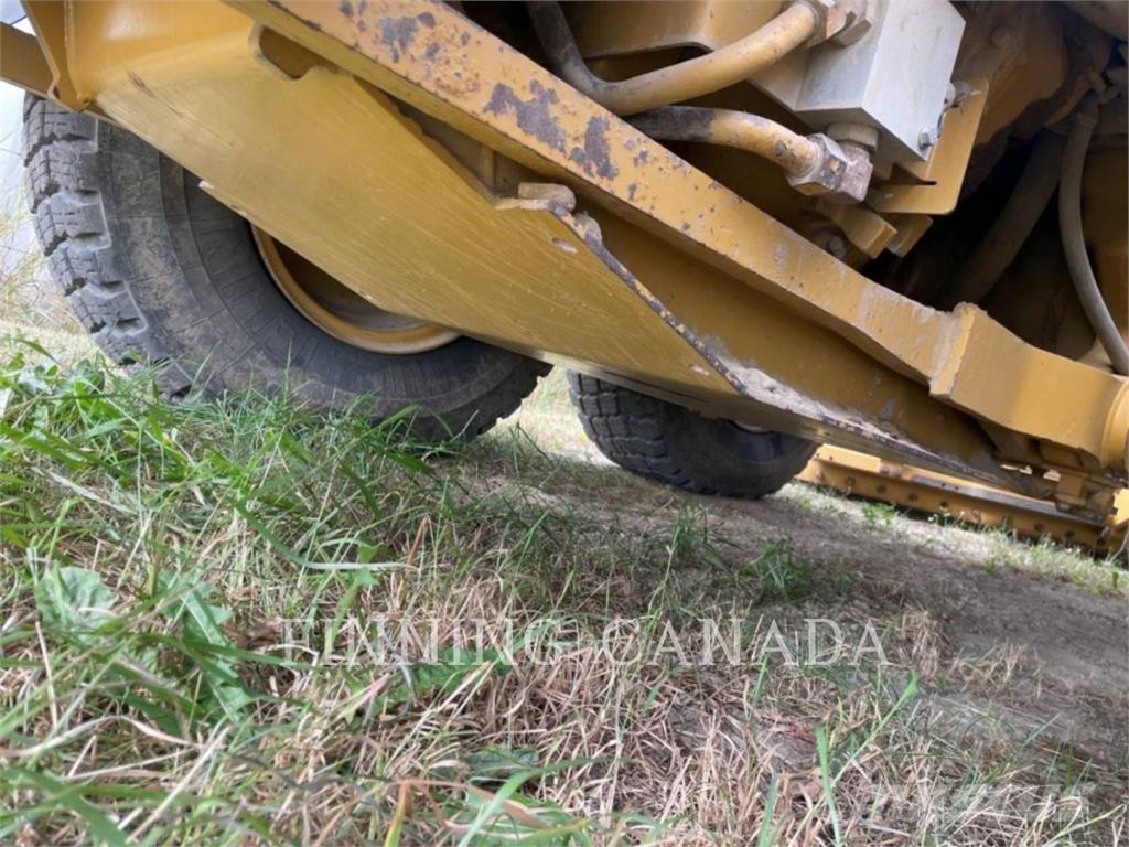 CAT 140M AWD 平土機