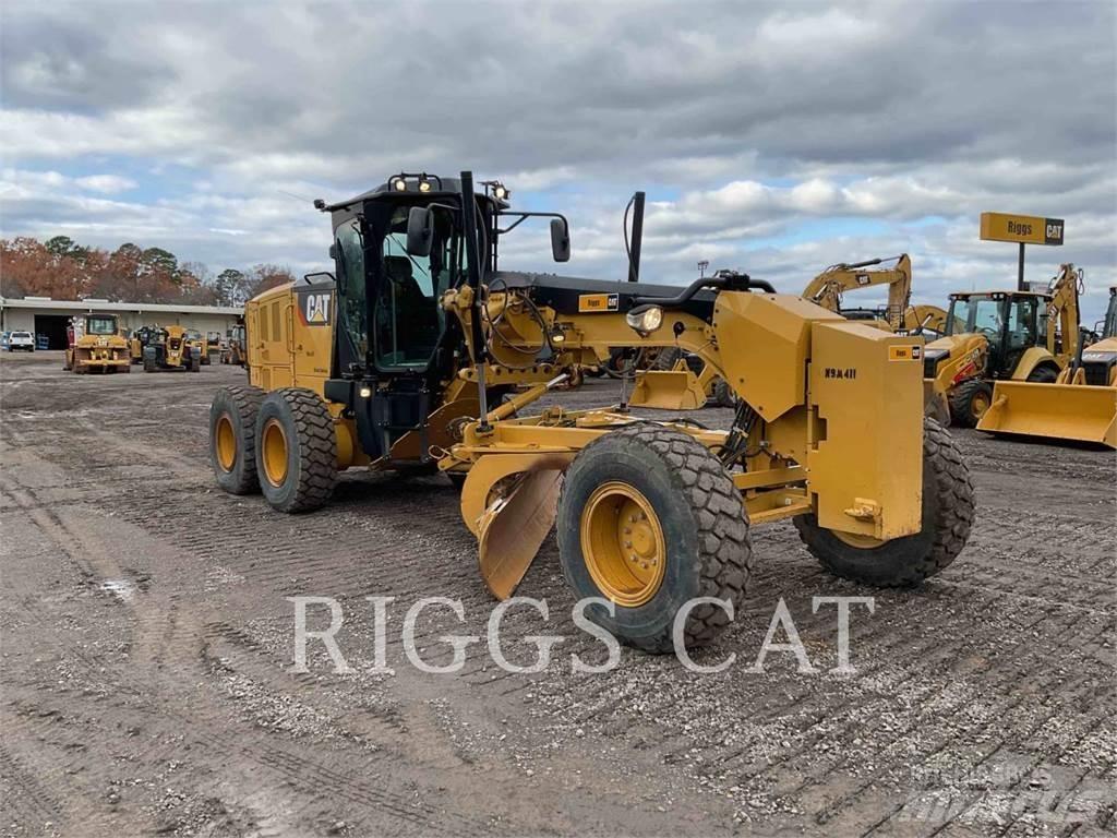 CAT 140M LC17 平土機