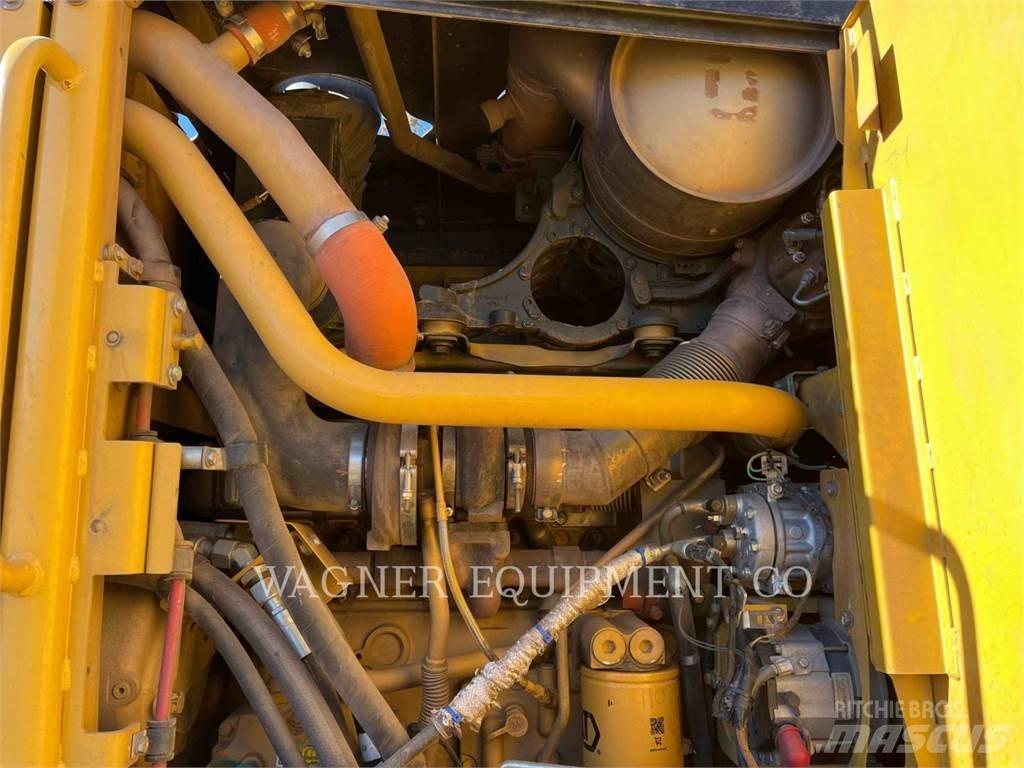 CAT 140M2 AWD 平土機