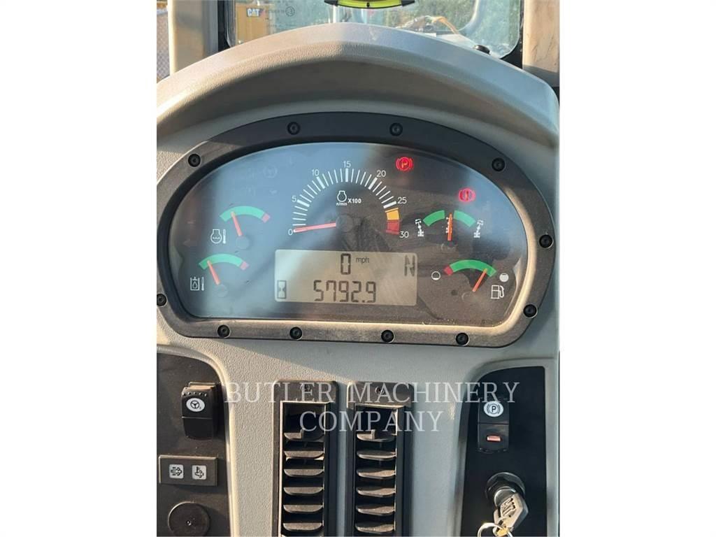 CAT 140M2AWD 平土機