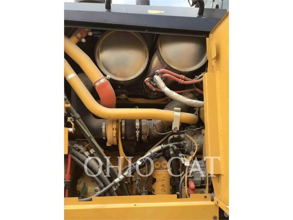 CAT 140M3 平土機