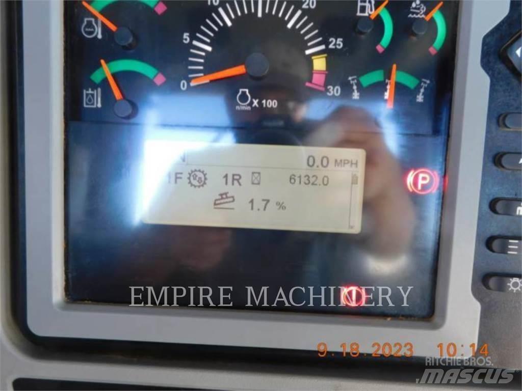 CAT 140M3 平土機