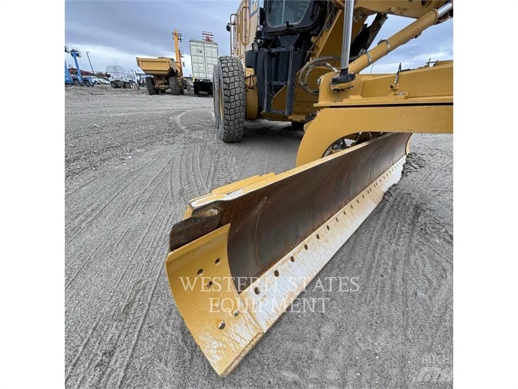 CAT 140M3 平土機