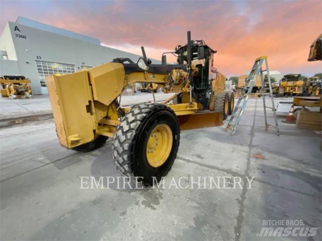 CAT 140M3 平土機