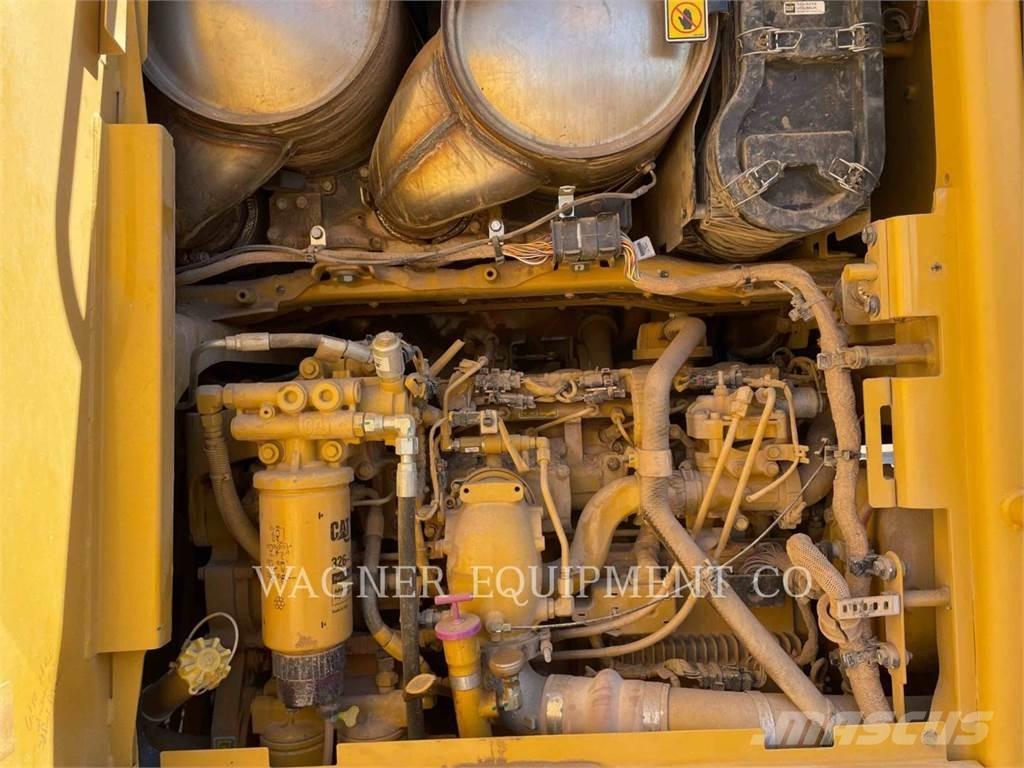 CAT 140M3 平土機