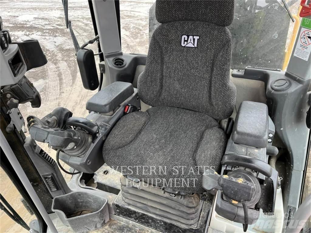 CAT 140M3 平土機
