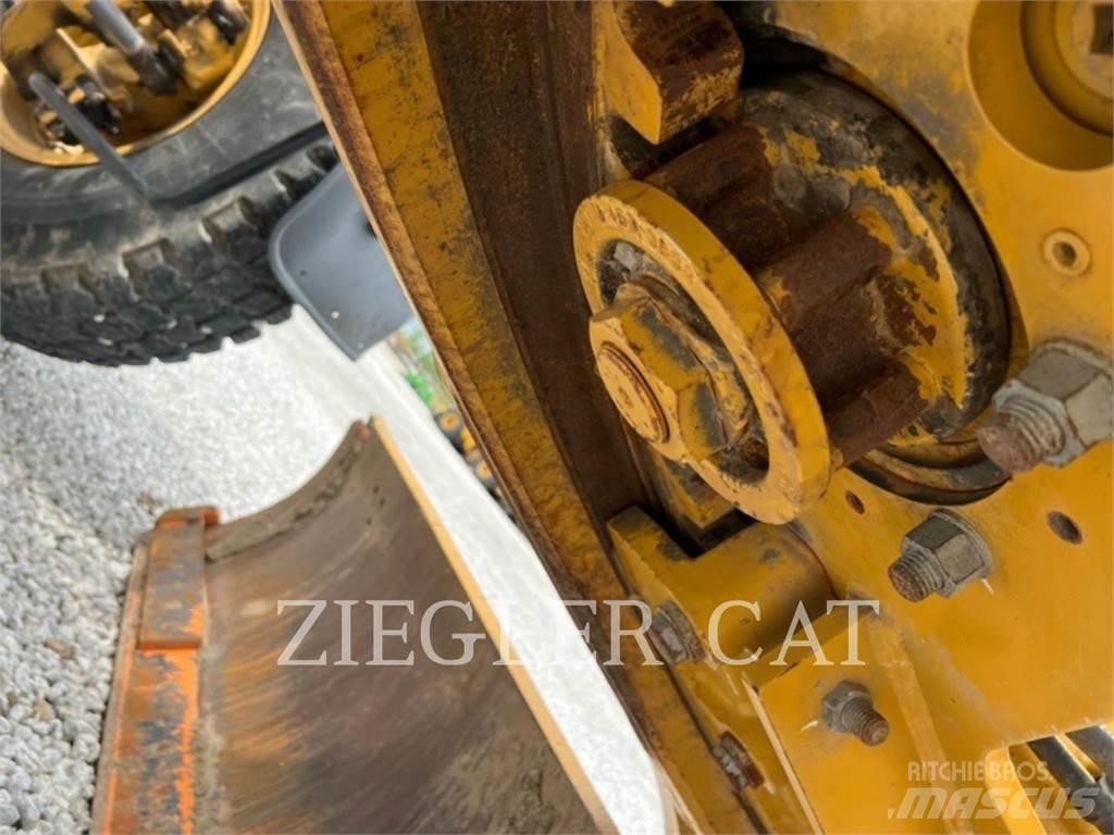 CAT 140M3 平土機
