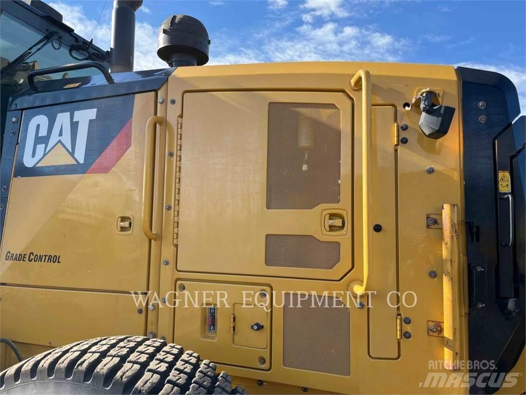 CAT 140M3 AWD 平土機