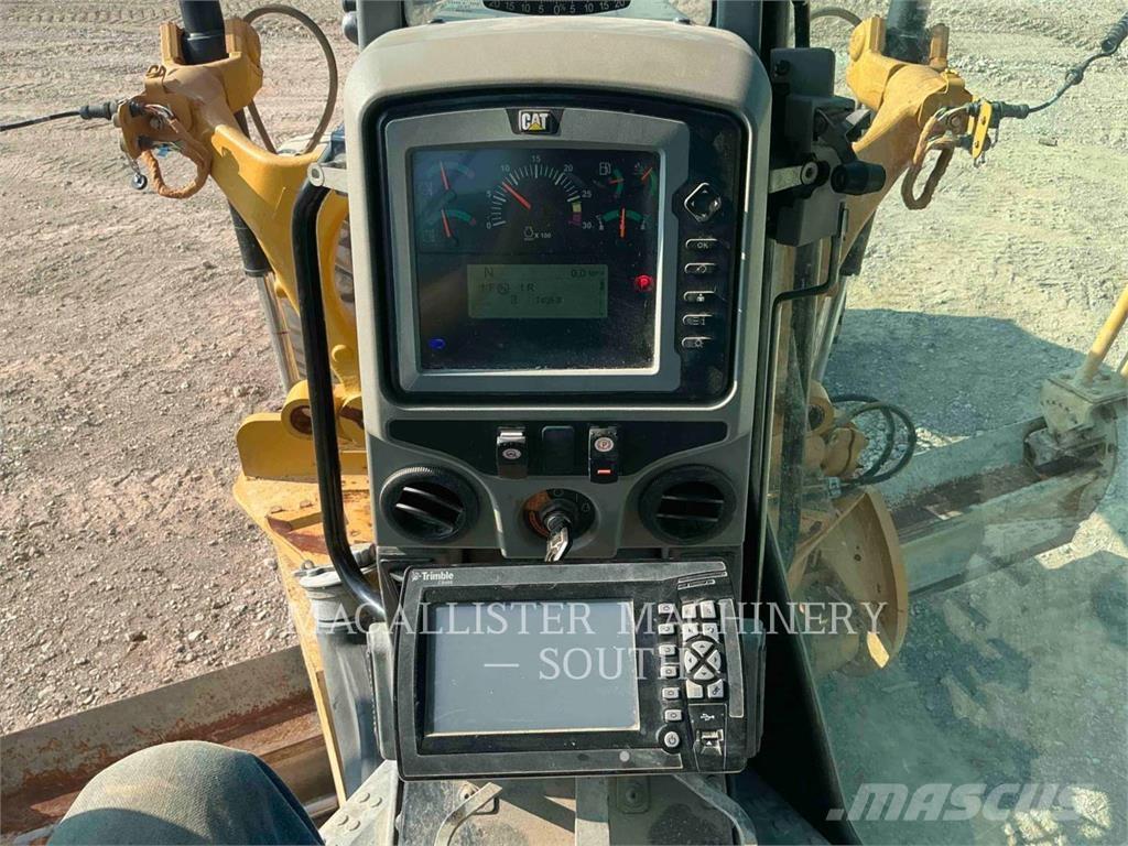 CAT 140M3AWD 平土機