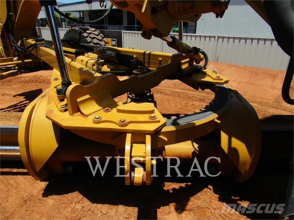 CAT 14M 平土機