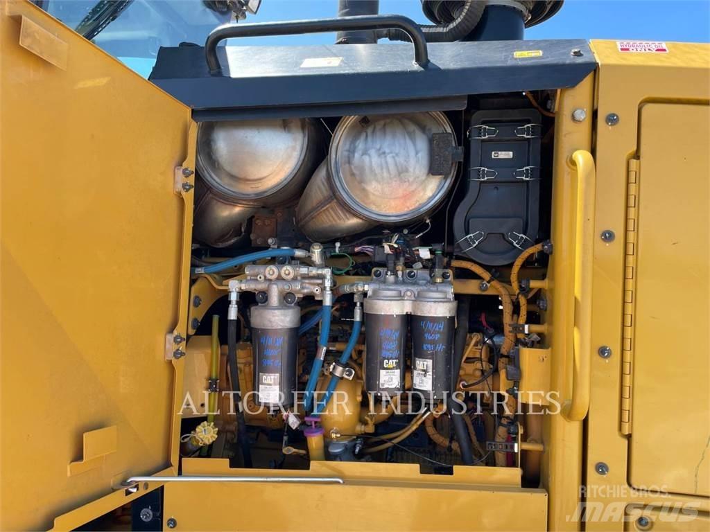 CAT 150-15 平土機