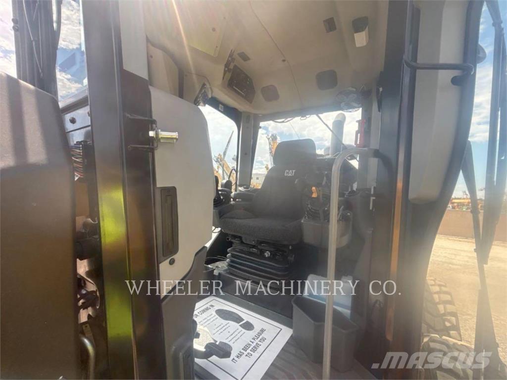 CAT 150 AWD 平土機