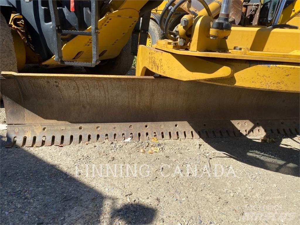 CAT 160M 平土機