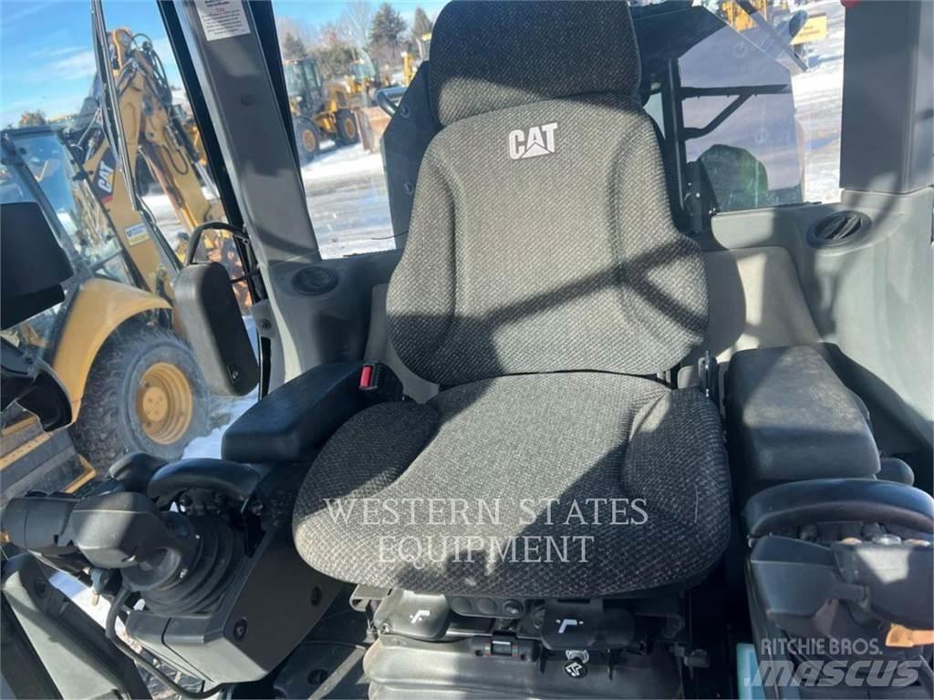 CAT 160M3 平土機
