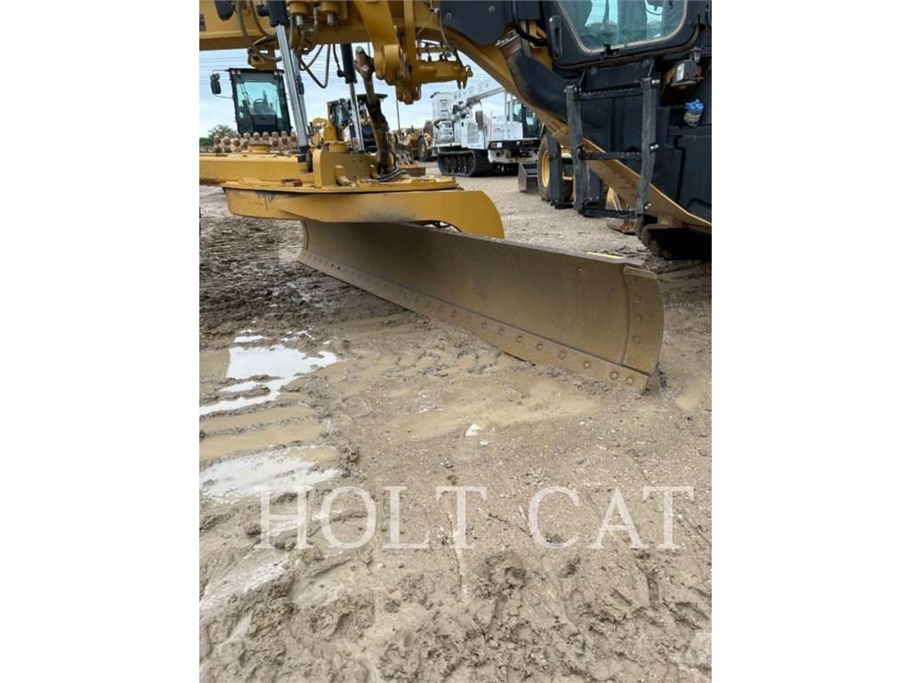 CAT 160M3 平土機