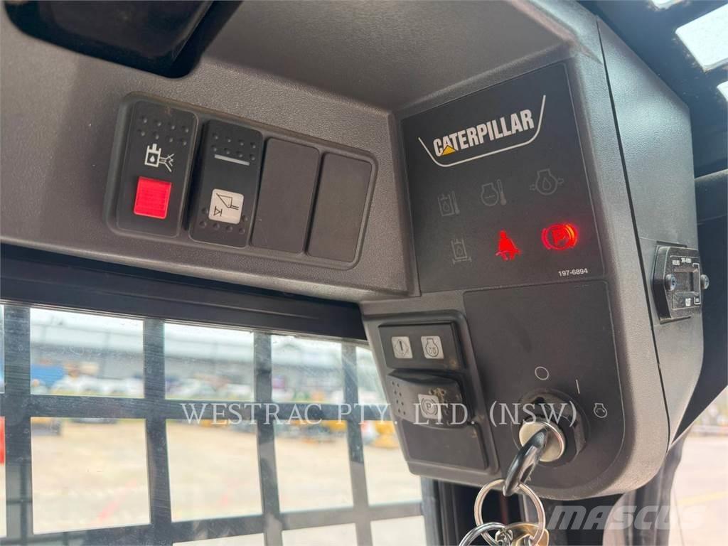 CAT 216B3 AC 滑移轉向裝載機