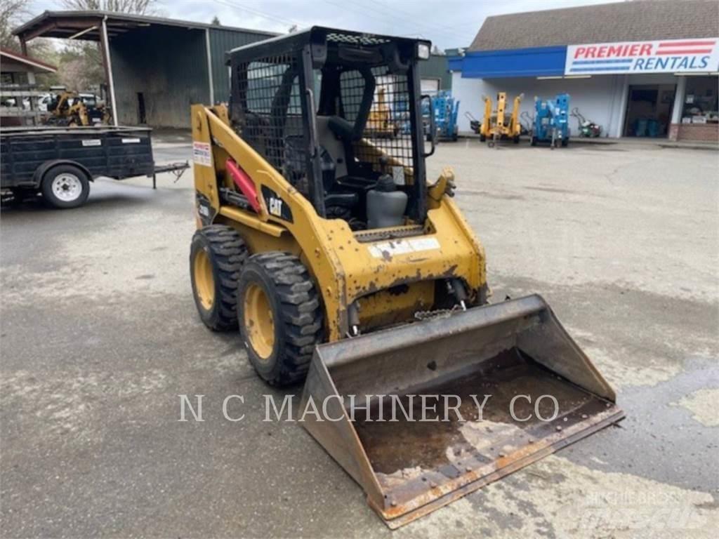 CAT 216B3 CN 滑移轉向裝載機