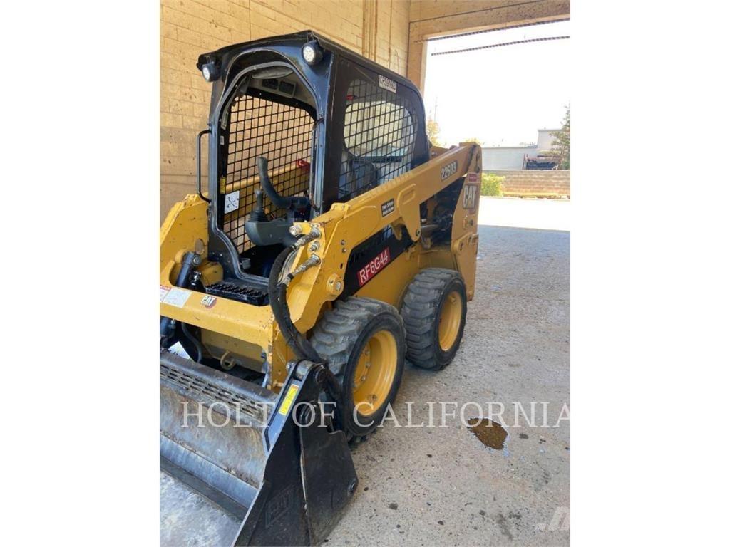 CAT 226 HF 滑移轉向裝載機