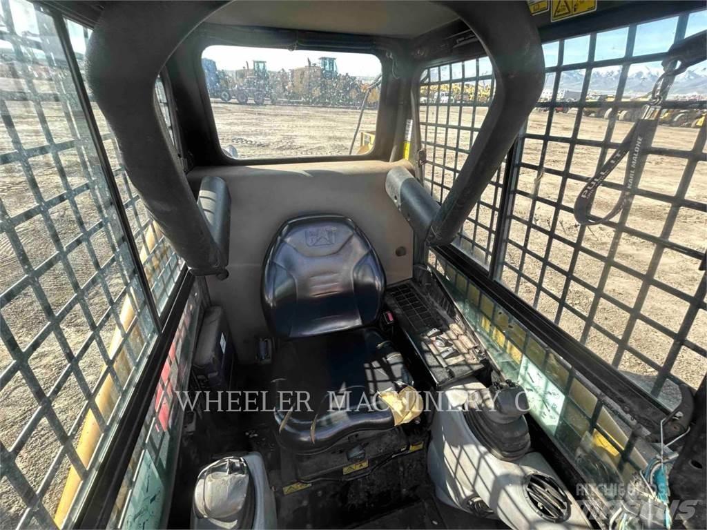 CAT 226B MA11 滑移轉向裝載機