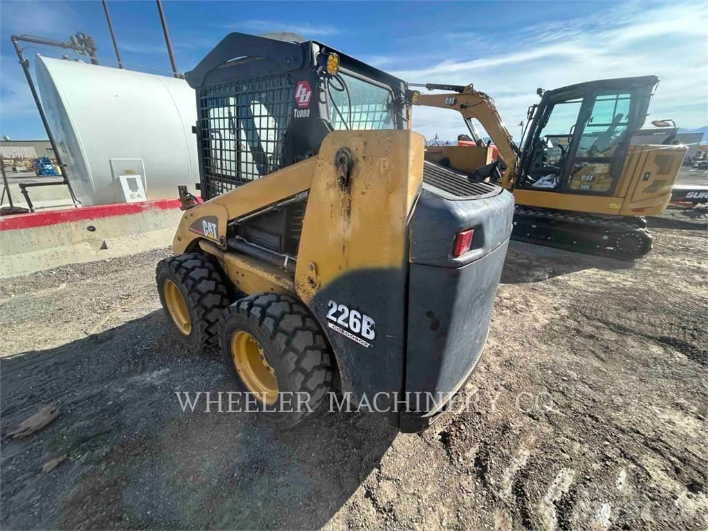 CAT 226B MA11 滑移轉向裝載機