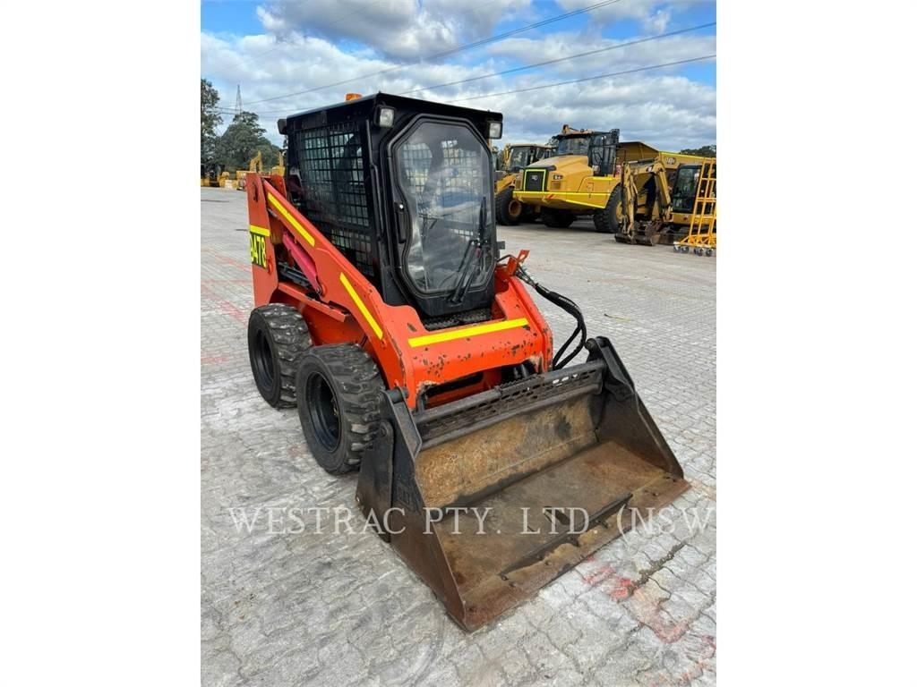 CAT 226B3 滑移轉向裝載機