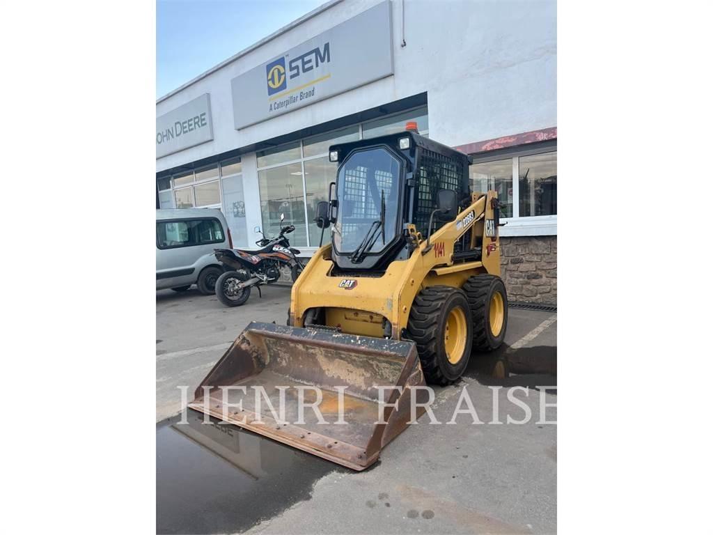 CAT 226B3 滑移轉向裝載機