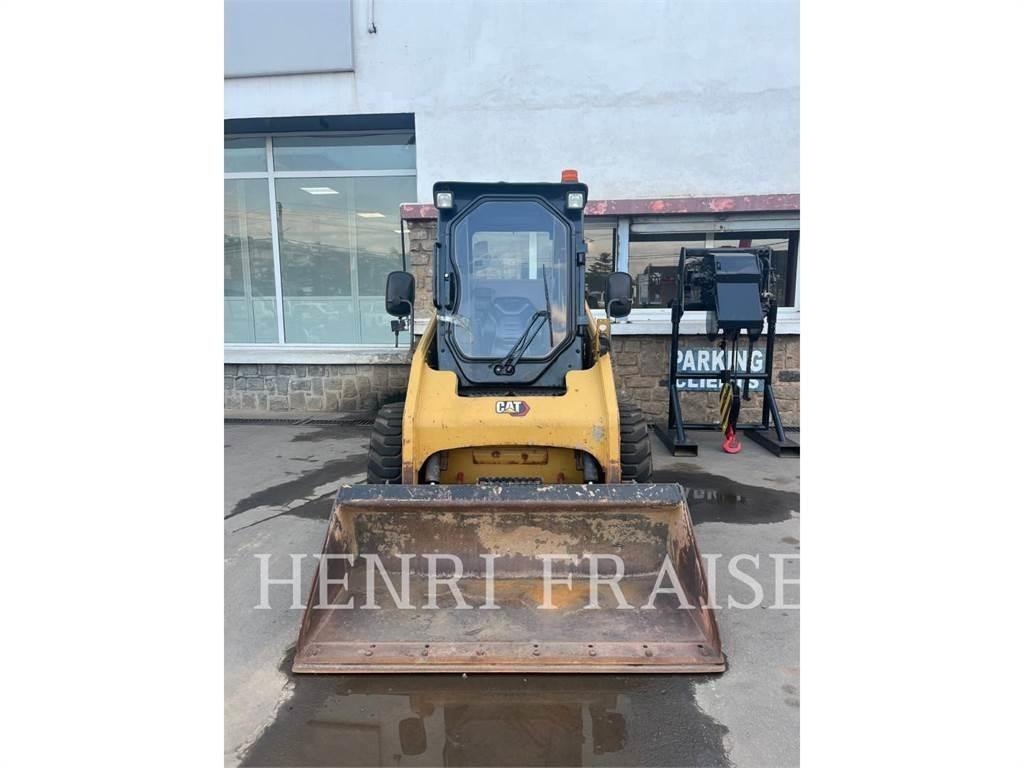 CAT 226B3 滑移轉向裝載機