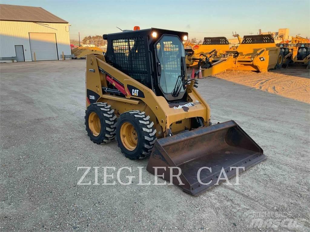 CAT 226B3 滑移轉向裝載機