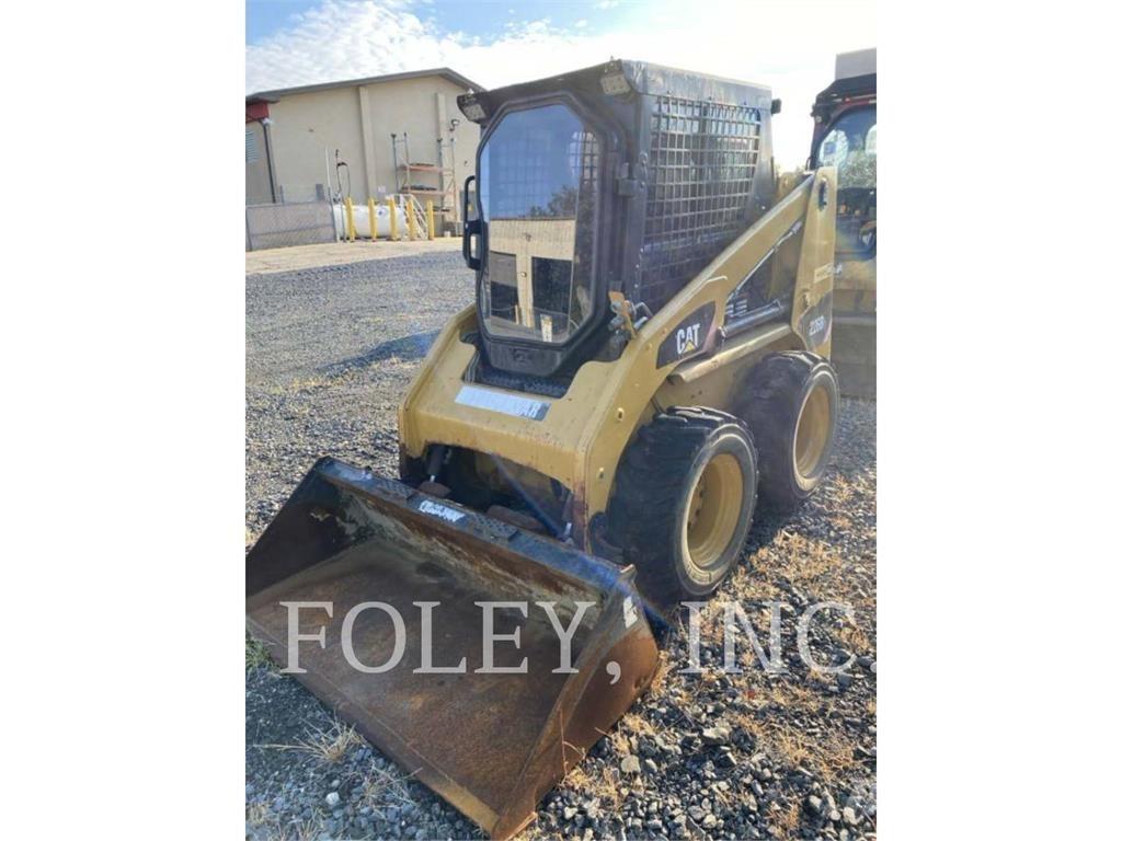 CAT 226B3 滑移轉向裝載機