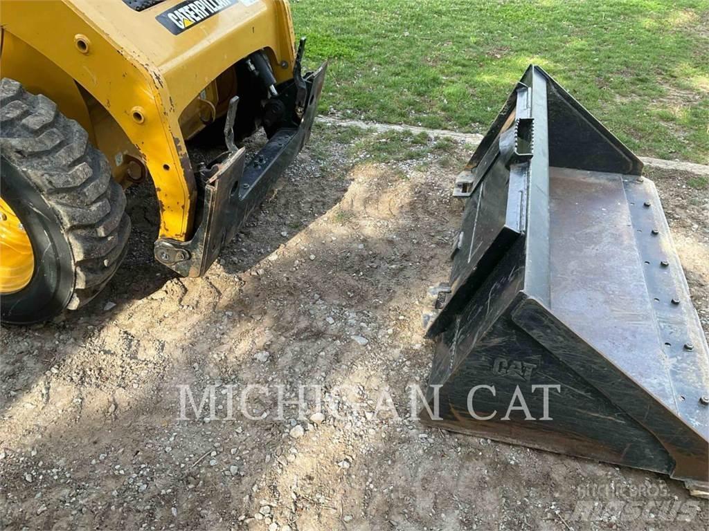 CAT 226B3 C 滑移轉向裝載機