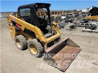 CAT 226D 滑移轉向裝載機