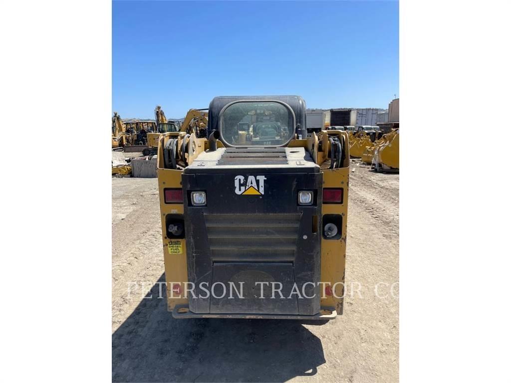 CAT 226D 滑移轉向裝載機