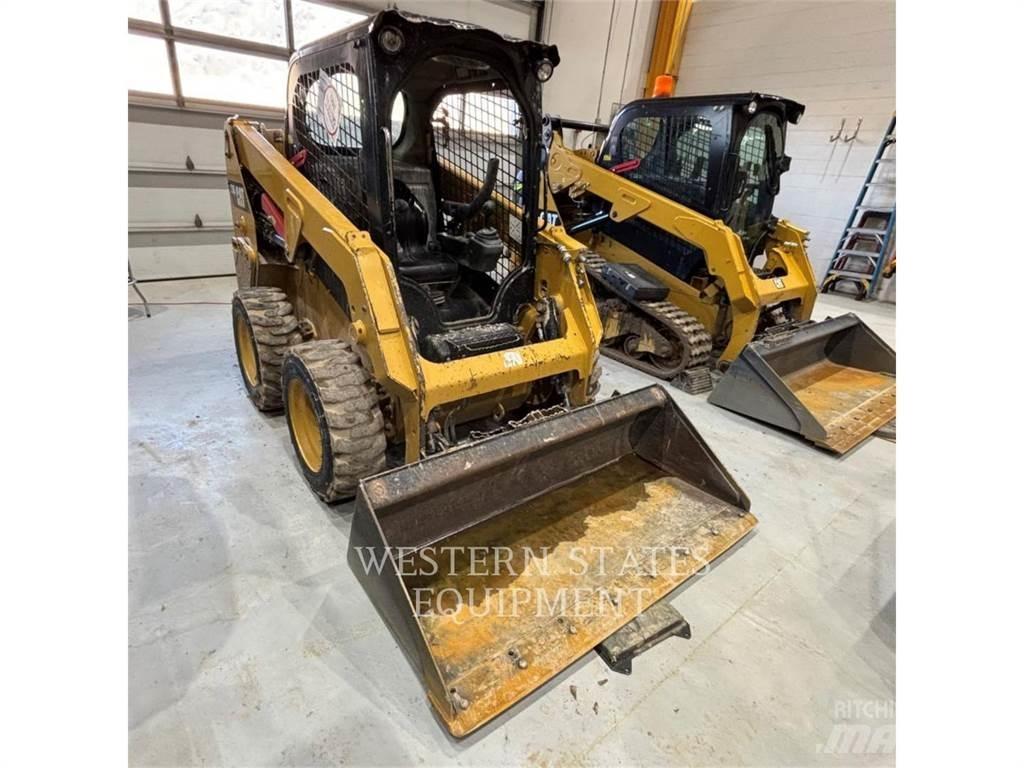 CAT 226D 滑移轉向裝載機