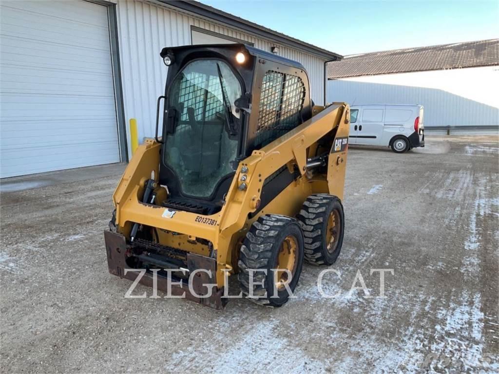 CAT 226D 滑移轉向裝載機
