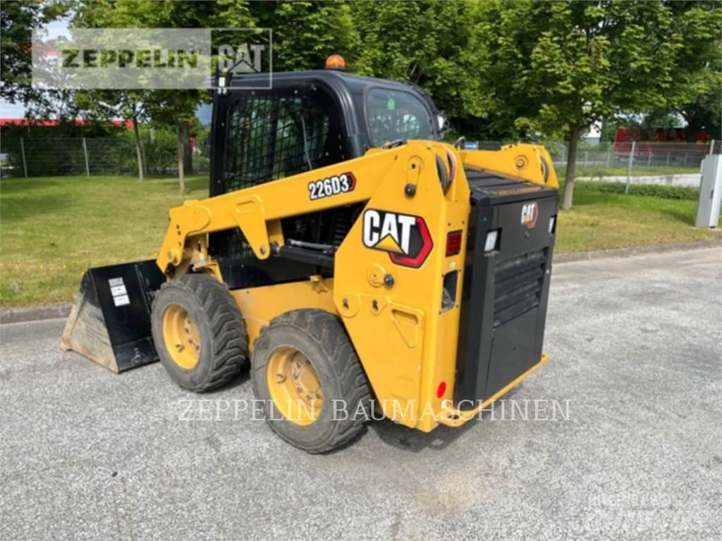 CAT 226D 滑移轉向裝載機