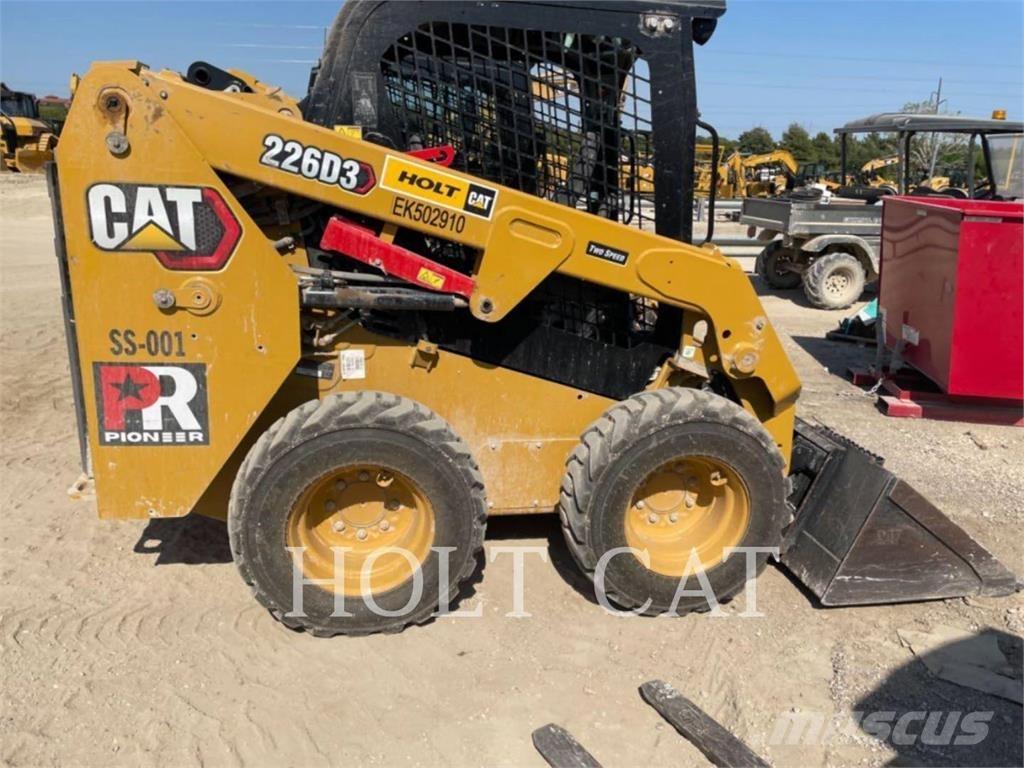 CAT 226D 滑移轉向裝載機