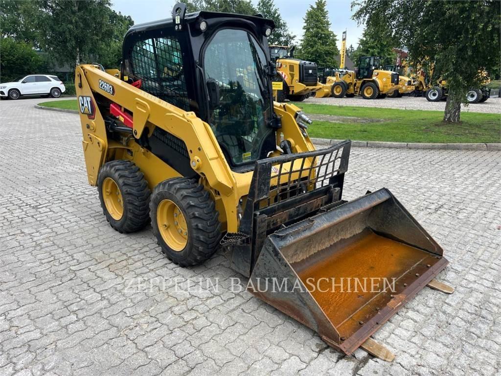 CAT 226D 滑移轉向裝載機