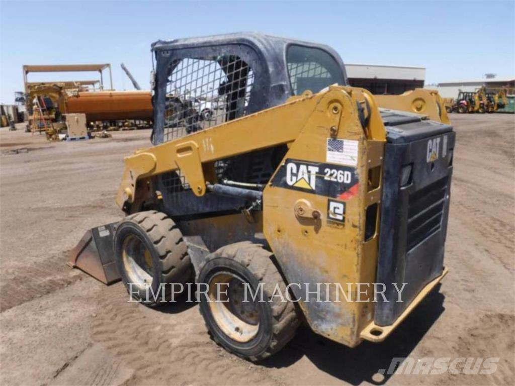 CAT 226D 滑移轉向裝載機